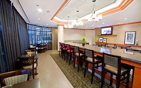 Hampton Inn Vancouver Airport 3*